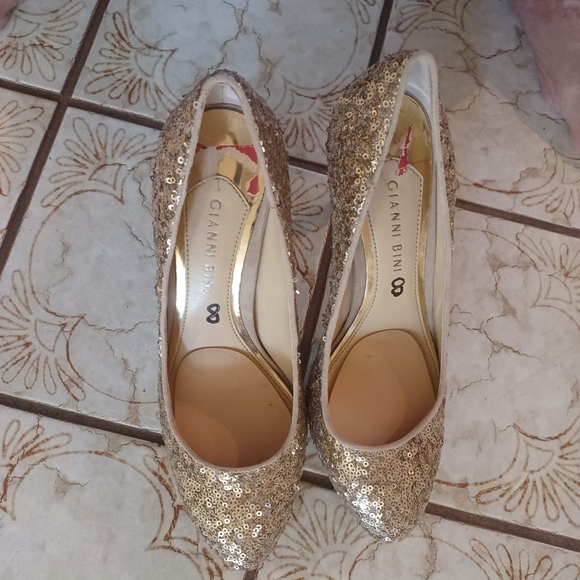 Shoes - Picture 2 of 2